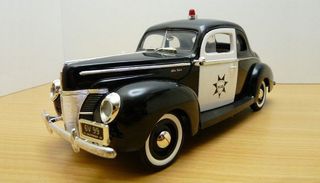 1/18 1940 Ford Deluxe Coupe Police Car
