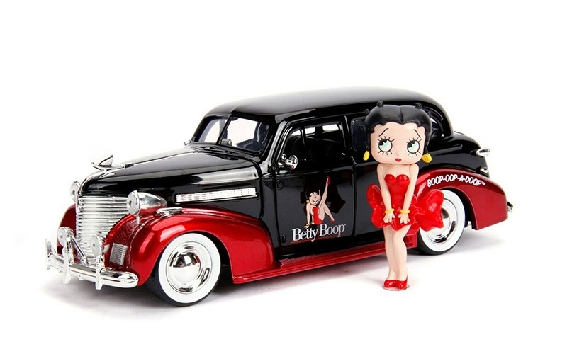 1/24 1939 Chev Master Deluxe with Betty Boop